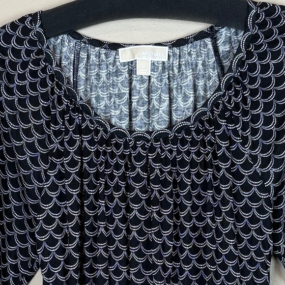 Michael Michael Kors Black with White Scalloped Print 3/4 Sleeves Blouse; Size M - Picture 2 of 10